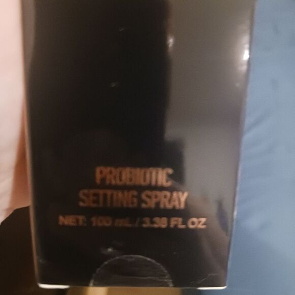 RealHer "Hold On To Your Dream" Probiotic Setting Spray - Picture 5 of 5